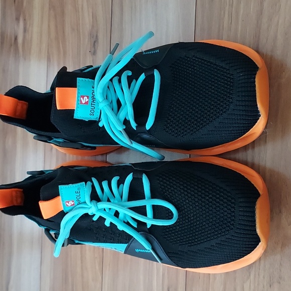 Men's Shoes - Picture 2 of 3